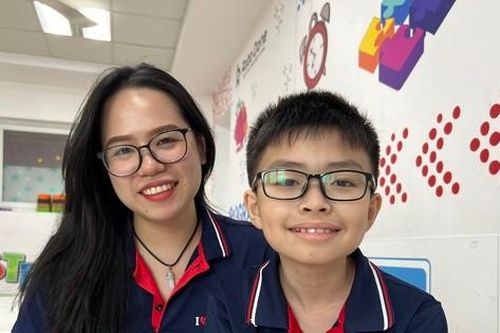 Mê đọc sách tiếng Anh, cậu học trò giành giải đặc biệt