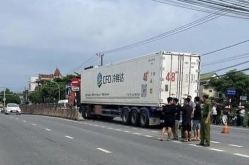 Tai nạn nghiêm trọng trên Quốc lộ 1 làm một phụ nữ tử vong