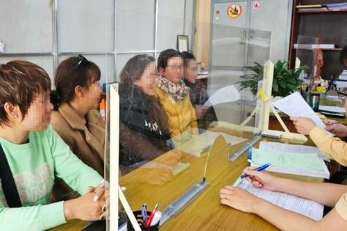 Thêm 4 phụ nữ tập thể dục giữa đường bị Công an Đà Lạt mời làm việc