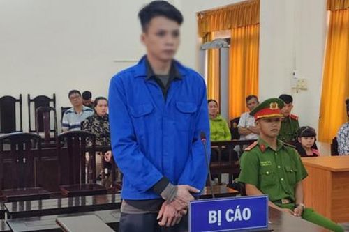 Dùng chìa khóa xe mô tô đánh chết người