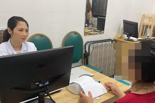 Bị bạn chê béo, nữ sinh Hà Nội giảm cân tới mức nhập viện tâm thần