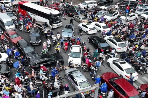 Đề xuất đưa phí giao thông nội đô với ô tô cá nhân vào luật