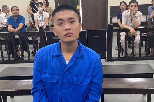 Người đàn ông ở Hà Nội bị hàng xóm xông vào nhà đánh đập dã man