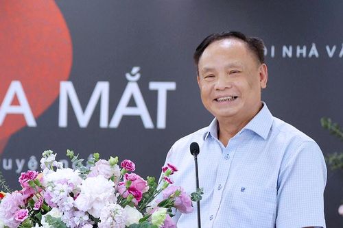 Chuyện bi hài về người Việt ở Nga qua góc nhìn của nhà văn Nguyễn Đình Lâm