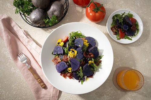 Cách làm món salad khoai tây thịt xông khói kiểu Mỹ