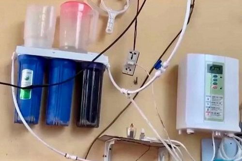 Hà Nội: Đình chỉ hoạt động 'thần y' chữa bách bệnh chỉ bằng nước