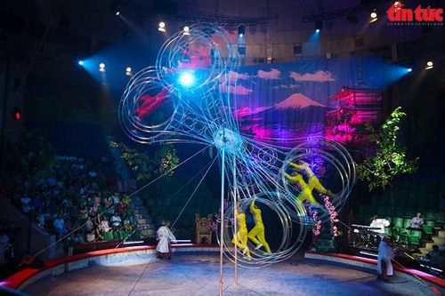 Ấn tượng màn trình diễn giữa xiếc Việt Nam và ảo thuật Nhật Bản