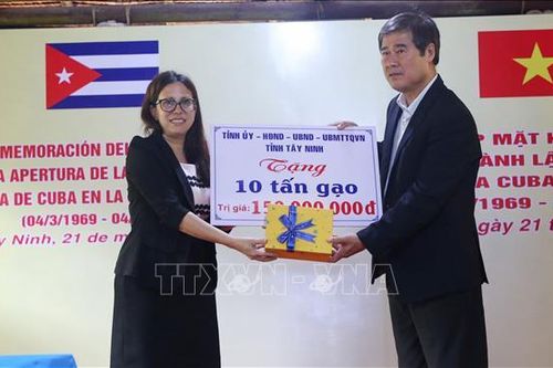 Thắt chặt tình đoàn kết thủy chung giữa Việt Nam và Cuba