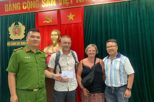 Vụ tài xế taxi bị tố 'chặt chém' ở Hà Nội: Du khách nhận lại 1 triệu đồng