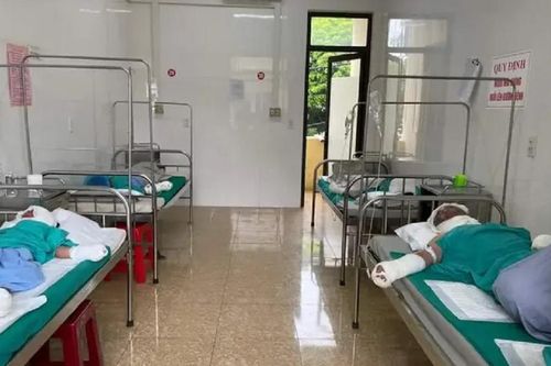 Rò rỉ bình gas gây cháy lớn, 4 người trong gia đình nguy kịch