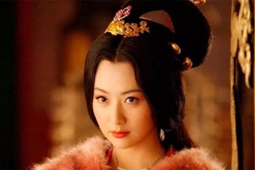 'Mỹ thần Hoàng hậu' được săn đón nhất trong lịch sử: sáu vị hoàng đế thay phiên nhau chiếm giữ, thậm chí khi già đi vẫn có người tranh giành
