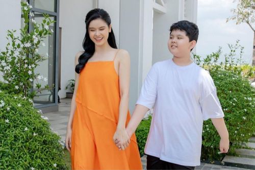 Quý tử nhà Trương Quỳnh Anh trổ mã, cao vượt cả mẹ