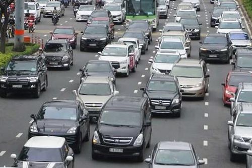 Đề nghị thu phí giao thông nội đô với ô tô cá nhân