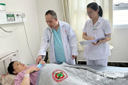 Ca phẫu thuật đặc biệt lấy thai cho sản phụ có u xơ tử cung rất lớn, ngôi ngang