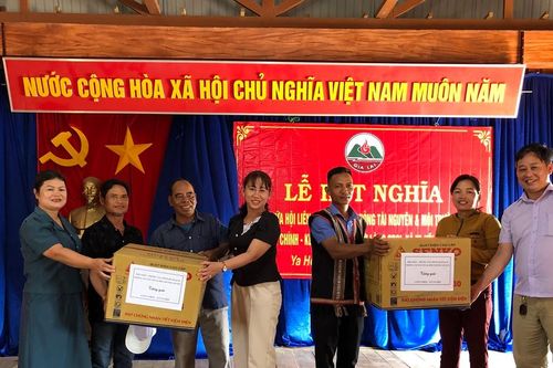 Đak Pơ: 3 cơ quan kết nghĩa với làng Groi