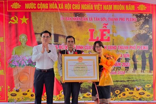 Làng Têng 1 đạt chuẩn nông thôn mới
