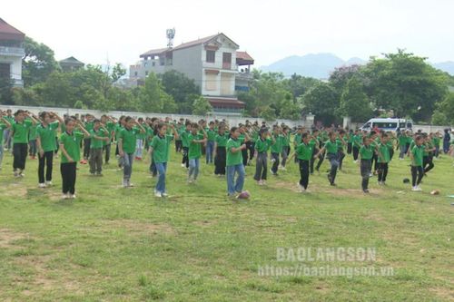 Chi Lăng: Khai mạc hè, ngày Olympic trẻ em và phát động toàn dân tập luyện môn bơi phòng, chống đuối nước năm 2024