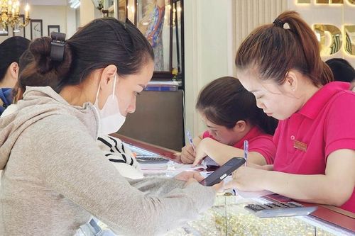 Người mua vàng cần chủ động yêu cầu xuất hóa đơn