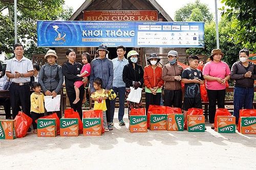 Hành trình Caravan 'Dấu chân review' tiếp nối chương trình mở rộng ý nghĩa tới thành phố Buôn Ma Thuột