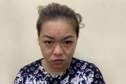 Làm giả giao dịch chuyển khoản tiền thành công, chiếm đoạt tài sản của người bán hàng