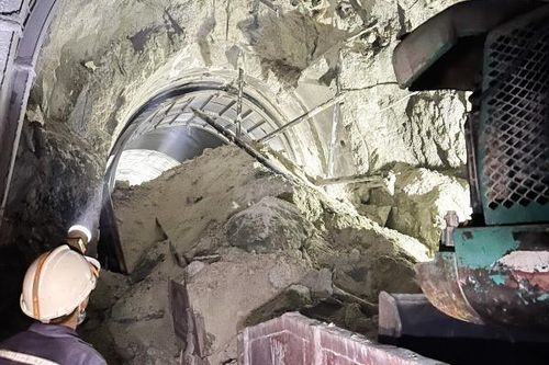 Sạt lở hầm Chí Thạnh trên tuyến đường sắt xuyên Việt qua địa phận Phú Yên