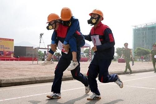 Sôi nổi hội thi phòng cháy, chữa cháy của các tổ liên gia ở Cao Bằng