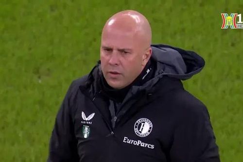 Huấn luyện viên Arne Slot dẫn dắt Liverpool từ mùa giải tới