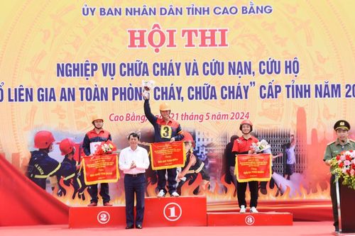 Hội thi nghiệp vụ chữa cháy và cứu nạn, cứu hộ 'Tổ liên gia an toàn phòng cháy, chữa cháy' cấp tỉnh