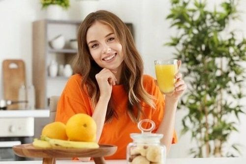 Nước cam cực tốt nhưng tuyệt đối không uống vào 3 thời điểm này