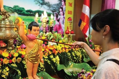 Những việc nên làm trong ngày lễ Phật đản