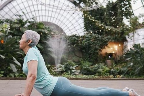 Một số bài tập yoga giúp đẹp da, chậm lão hóa