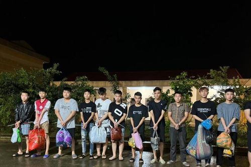 Quảng Ninh: Tạm giữ hình sự 12 thanh niên giải quyết mâu thuẫn bằng dao kiếm