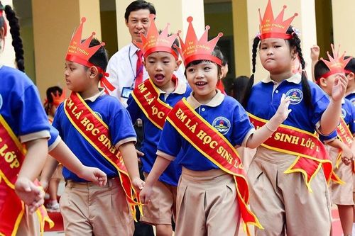 Trẻ tiểu học cần bao nhiêu năng lượng để vừa khỏe vừa học tốt?
