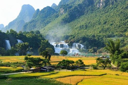 Thác Bản Giốc lọt top 21 thác nước đẹp nhất thế giới