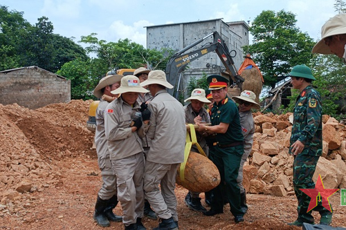 Quảng Bình: Xử lý an toàn quả bom nặng 340kg