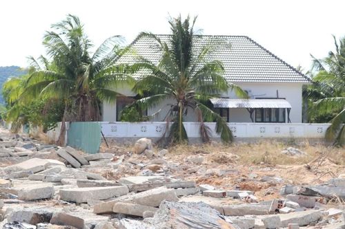 TP Phú Quốc: Tạm dừng cho lãnh đạo xuất cảnh để xử lý các vụ vi phạm về đất đai, xây dựng