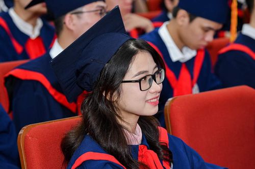 Nữ sinh Bách khoa tốt nghiệp loại xuất sắc được doanh nghiệp săn đón