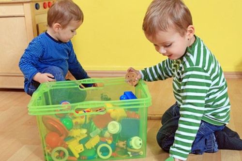 Vì sao không nên để mặc trẻ bày bừa?