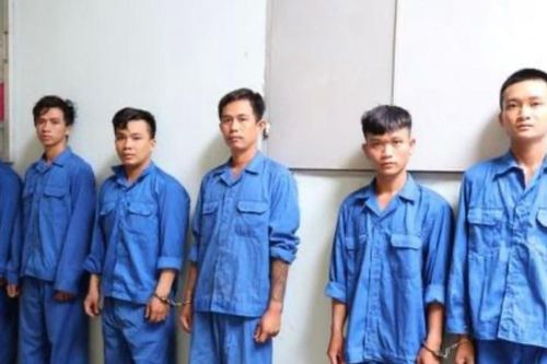 Chém nạn nhân trọng thương vì cho rằng bị 'nhìn đểu'