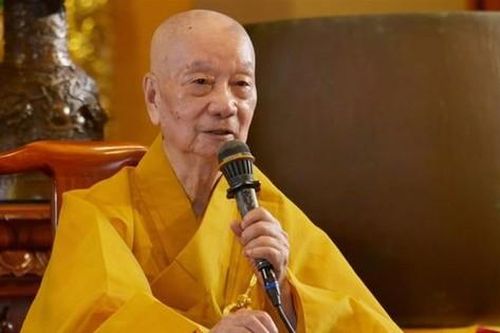 Trong biến động càng phải miên mật tu học