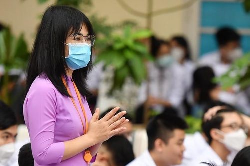 Băn khoăn đề xuất xếp lương nhà giáo cao nhất trong hệ thống hành chính sự nghiệp