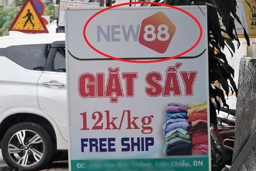 Tràn lan bảng quảng cáo chứa logo trang cá cược trên đường phố Đà Nẵng