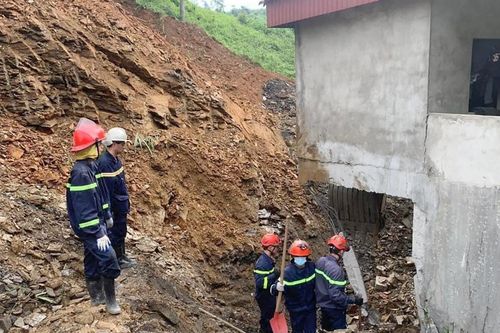 Sạt lở đất ở Bắc Kạn, 3 người trong gia đình tử vong