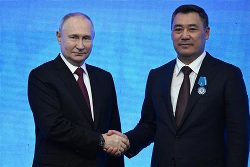 Nga, Trung Quốc cạnh tranh thương mại ở Kyrgyzstan