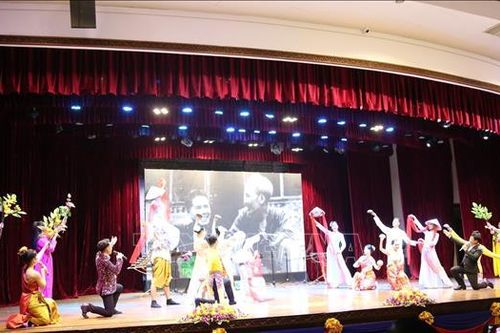Thúc đẩy hợp tác văn hóa, thể thao, du lịch và nghệ thuật Việt Nam - Campuchia