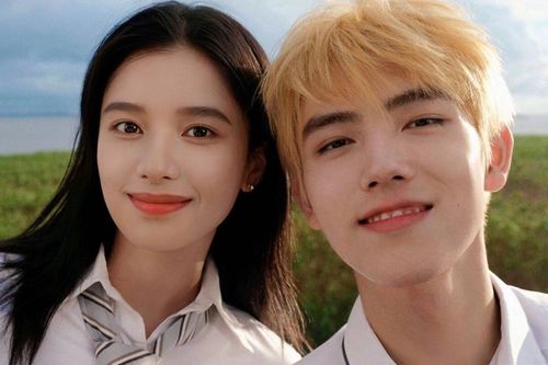 Trần Phi Vũ khoe ảnh thân mật bên tình mới, nhan sắc nhà gái không thua kém Trương Tịnh Nghi