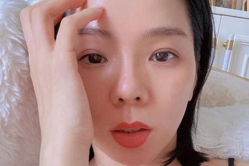 Lệ Quyên tự nhận xét về nhan sắc U50: 'Mắt hí, mũi hểnh, môi mọng ghét nhờ'