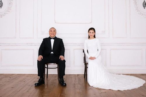 Nữ ca sĩ nổi tiếng có tin vui với nam danh hài hơn 31 tuổi