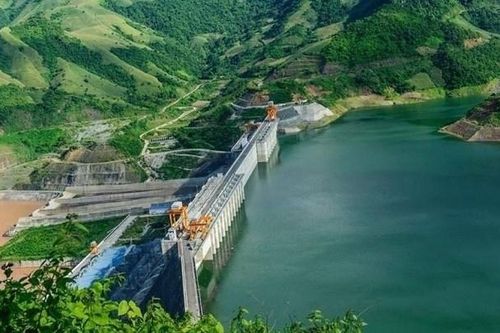 Loạt doanh nghiệp bán tài sản ngoài ngành
