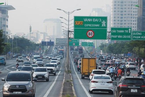 Dè dặt thu phí ô tô vào nội đô, đại biểu Quốc hội đề xuất bổ sung phí mới trong Luật Đường bộ